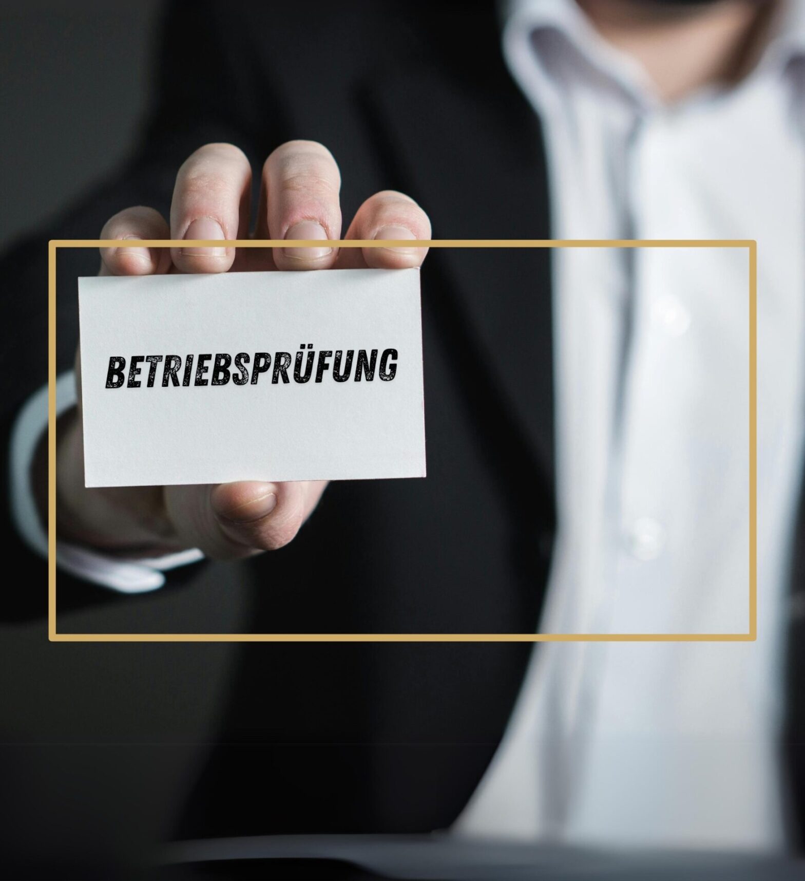 Visitenkarte mit Aufschrift Betriebsprüfung – Symbol für Betriebsprüfung durch das Finanzamt